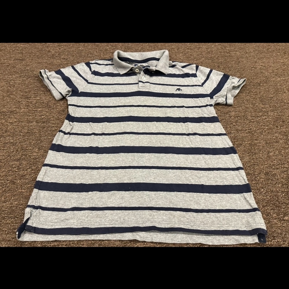 EUC Aeropostale M Mens Polo with Navy and Gray Stripes